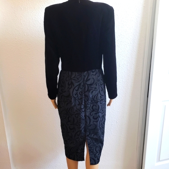 Susan Bennet VTG Velvet Bow Dress - Picture 2 of 12